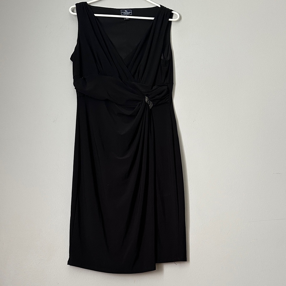 Elegant Black Sleeveless Dress size 14